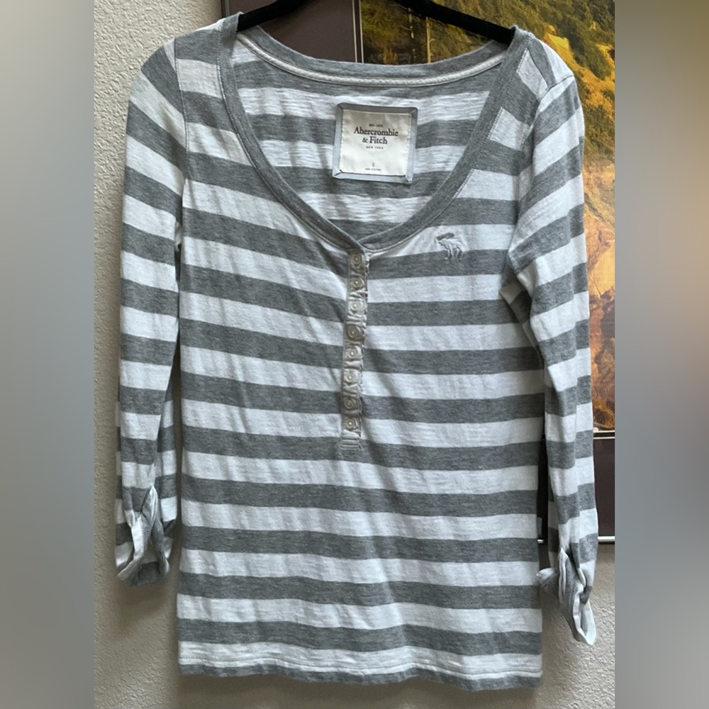 Abercrombie & Fitch top